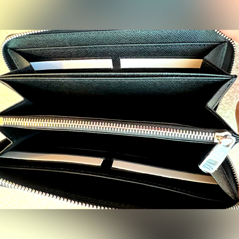 BNWB Louis Vuitton Black Monogram Zipper Wallet - Picture 8 of 9